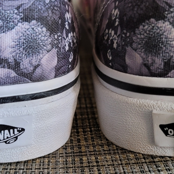 New Red/Purple Floral Rose VANS Shoes Size 8 - Picture 7 of 7